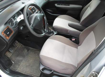 Peugeot - 307