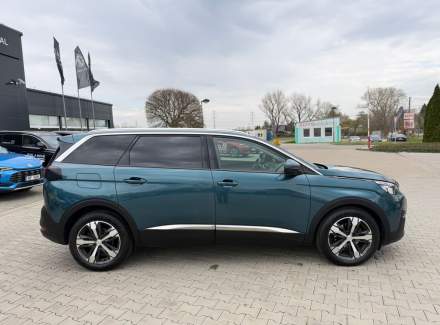 Peugeot - 5008
