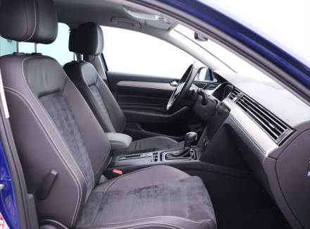 Volkswagen - Passat