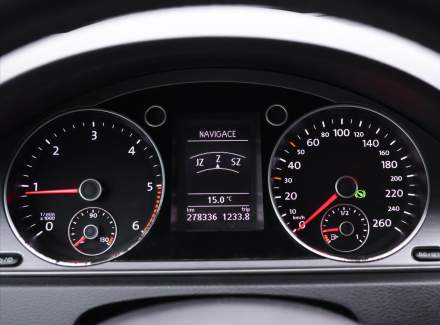 Volkswagen - Passat
