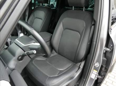 Land Rover - Defender