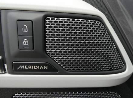 Land Rover - Defender