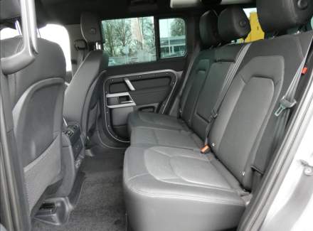 Land Rover - Defender