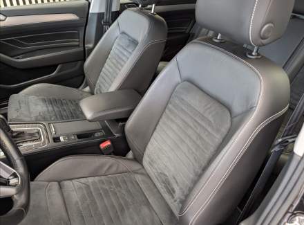 Volkswagen - Passat
