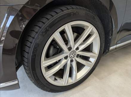 Volkswagen - Passat