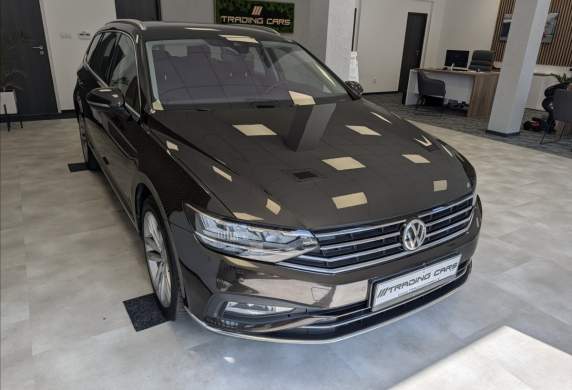 Volkswagen - Passat