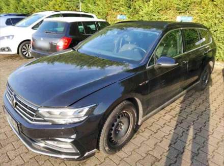 Volkswagen - Passat
