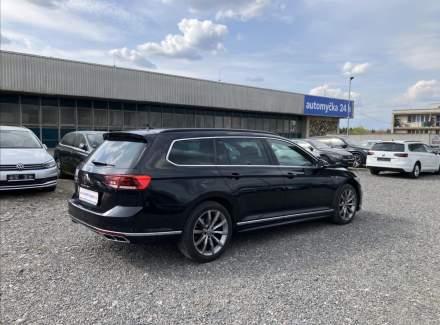 Volkswagen - Passat