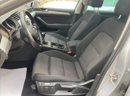 Volkswagen - Passat