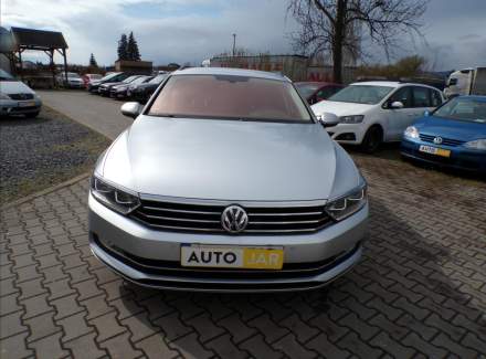 Volkswagen - Passat