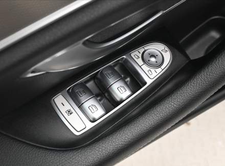 Mercedes-Benz - E-class