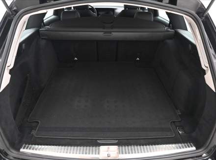 Mercedes-Benz - E-class