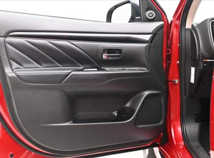 Mitsubishi - Outlander