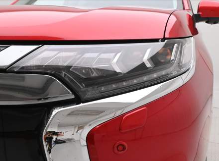 Mitsubishi - Outlander