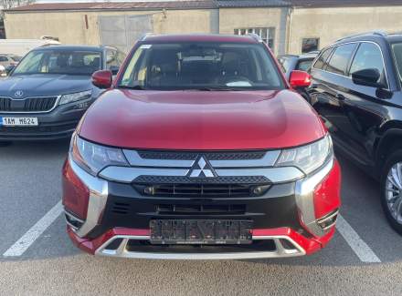Mitsubishi - Outlander