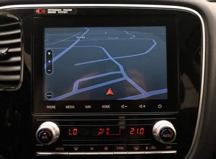 Mitsubishi - Outlander