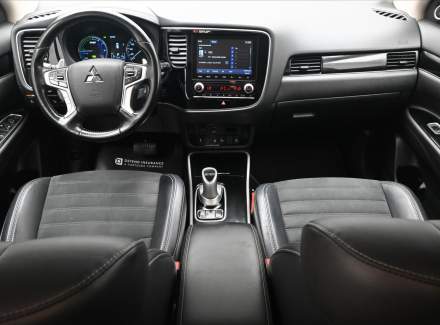 Mitsubishi - Outlander