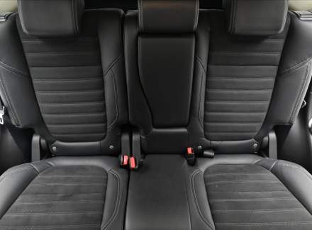 Mitsubishi - Outlander