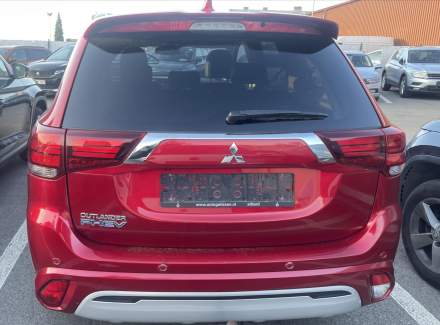 Mitsubishi - Outlander