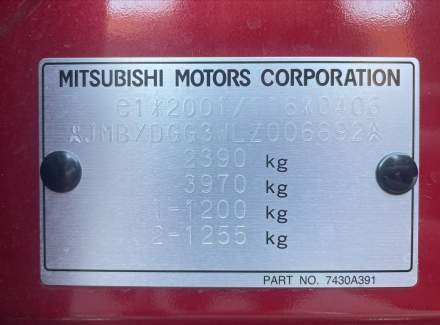Mitsubishi - Outlander