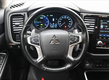 Mitsubishi - Outlander