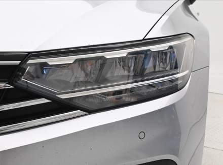 Volkswagen - Passat