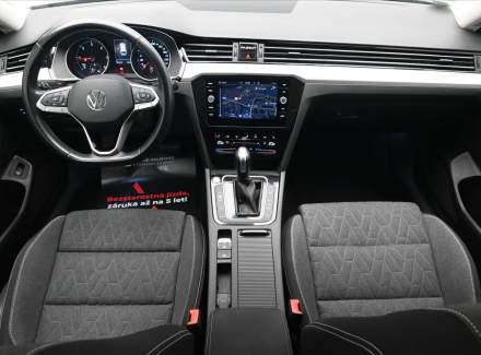 Volkswagen - Passat