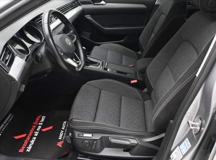 Volkswagen - Passat