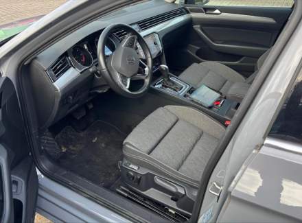 Volkswagen - Passat