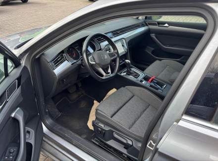 Volkswagen - Passat