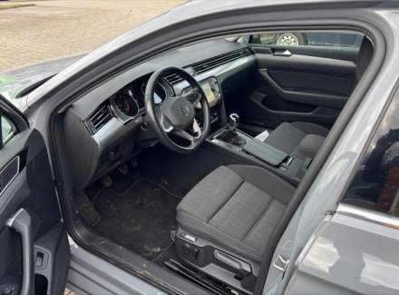 Volkswagen - Passat