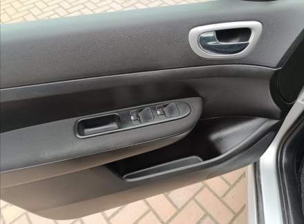 Peugeot - 307