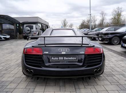 Audi - R8