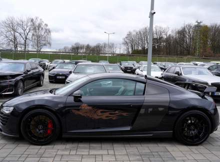 Audi - R8