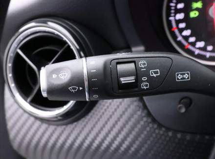 Mercedes-Benz - GLA
