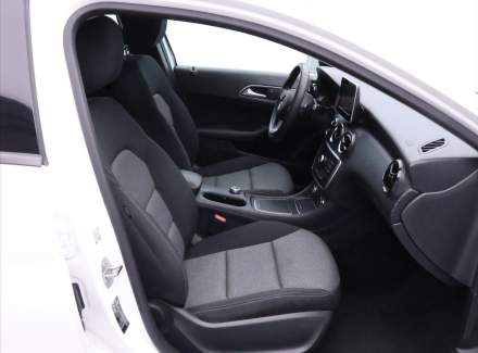 Mercedes-Benz - GLA