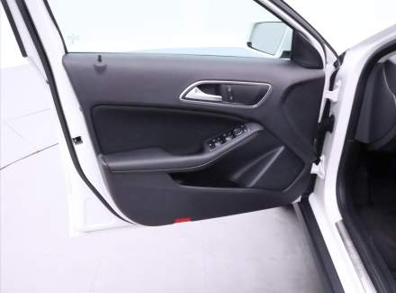 Mercedes-Benz - GLA