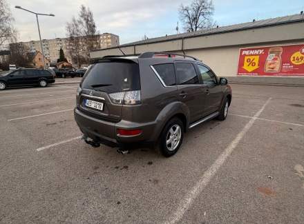 Mitsubishi - Outlander