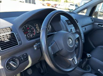 Volkswagen - Touran