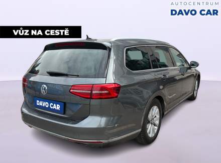 Volkswagen - Passat
