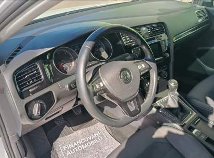 Volkswagen - Golf