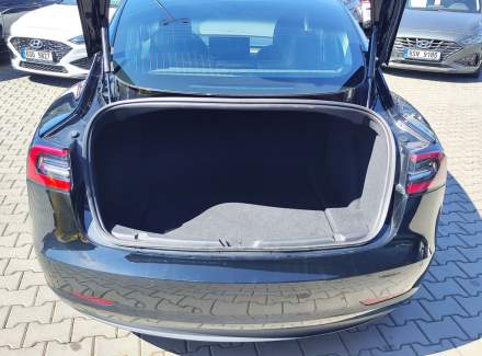 Tesla - Model 3
