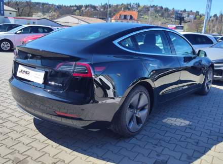 Tesla - Model 3
