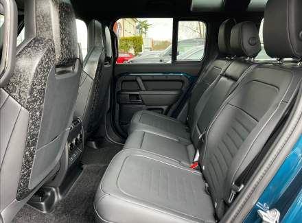 Land Rover - Defender