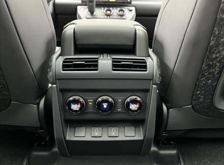 Land Rover - Defender