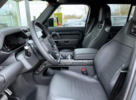 Land Rover - Defender