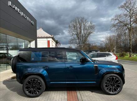 Land Rover - Defender