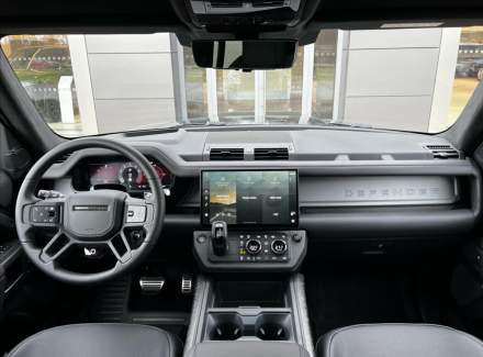 Land Rover - Defender