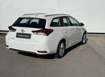 Toyota - Auris
