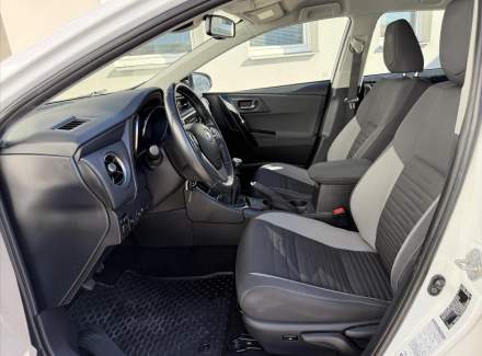 Toyota - Auris